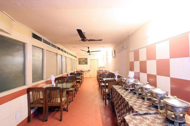 Oyo 15791 Flagship Hotel Executive Hazratganj Lucknow Zewnętrze zdjęcie