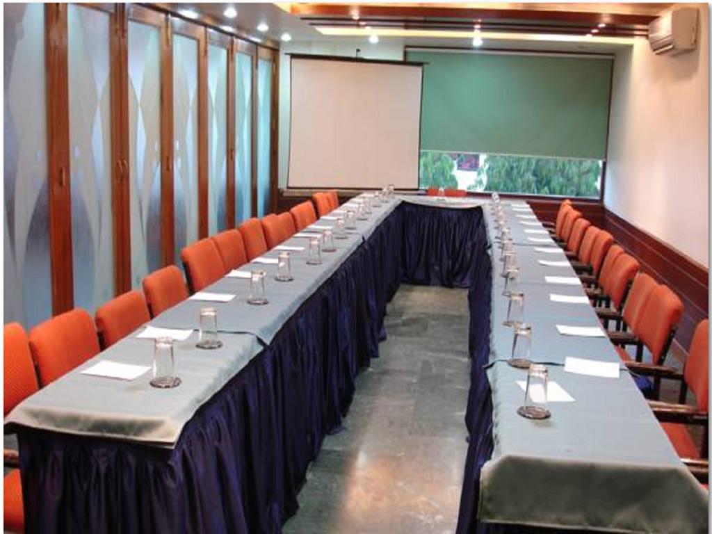 Oyo 15791 Flagship Hotel Executive Hazratganj Lucknow Zewnętrze zdjęcie