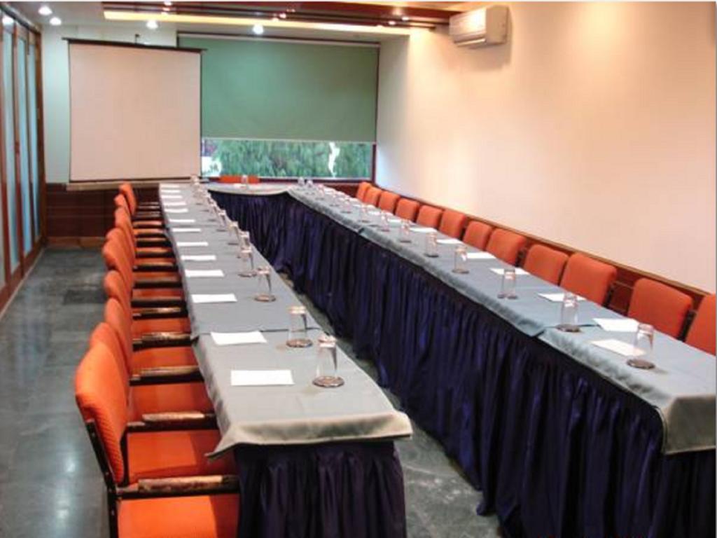 Oyo 15791 Flagship Hotel Executive Hazratganj Lucknow Zewnętrze zdjęcie