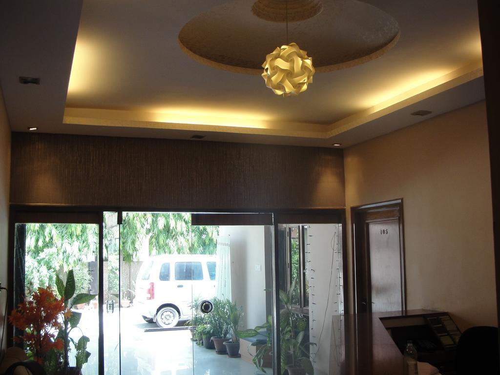 Oyo 15791 Flagship Hotel Executive Hazratganj Lucknow Zewnętrze zdjęcie