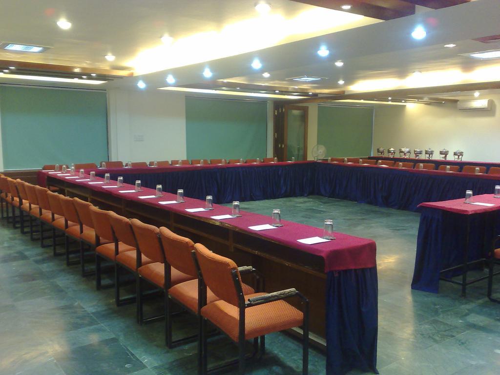 Oyo 15791 Flagship Hotel Executive Hazratganj Lucknow Zewnętrze zdjęcie